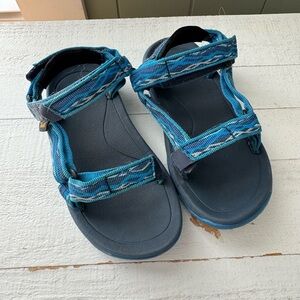 Teva boys sandals size 10